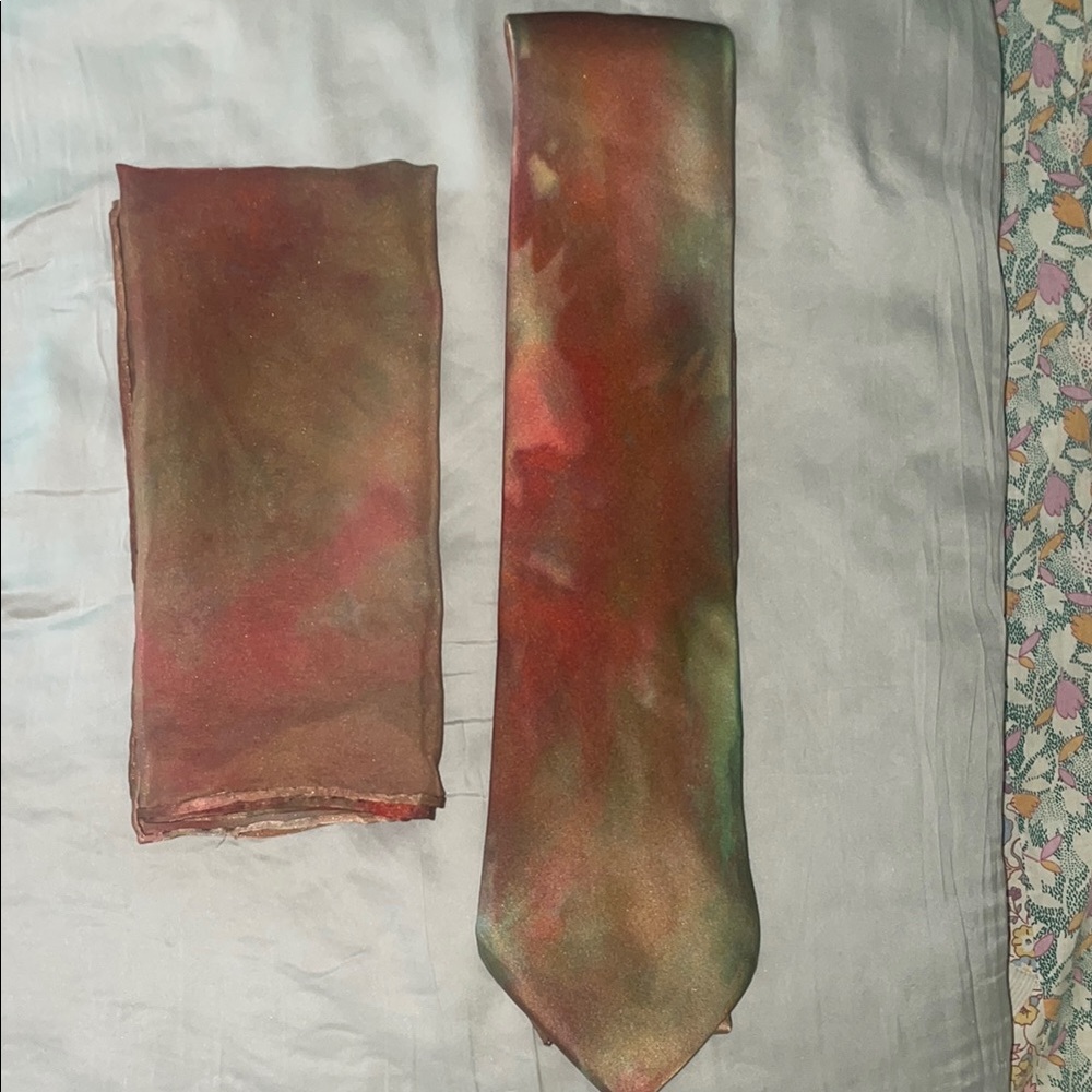 Custom died silk Shibori with pocket square